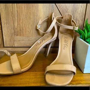 Nude colored Dress sandals